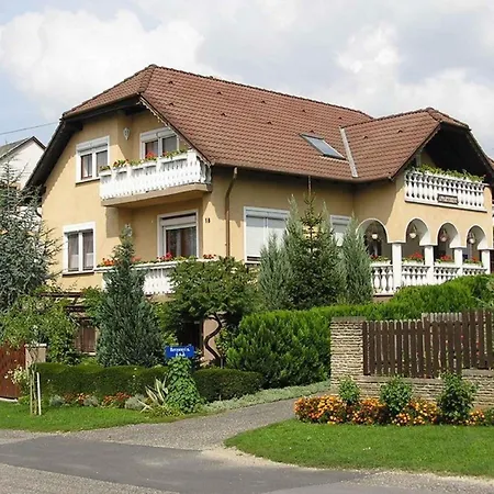 In Heviz/balaton 18892 Апартаменты Хевиз